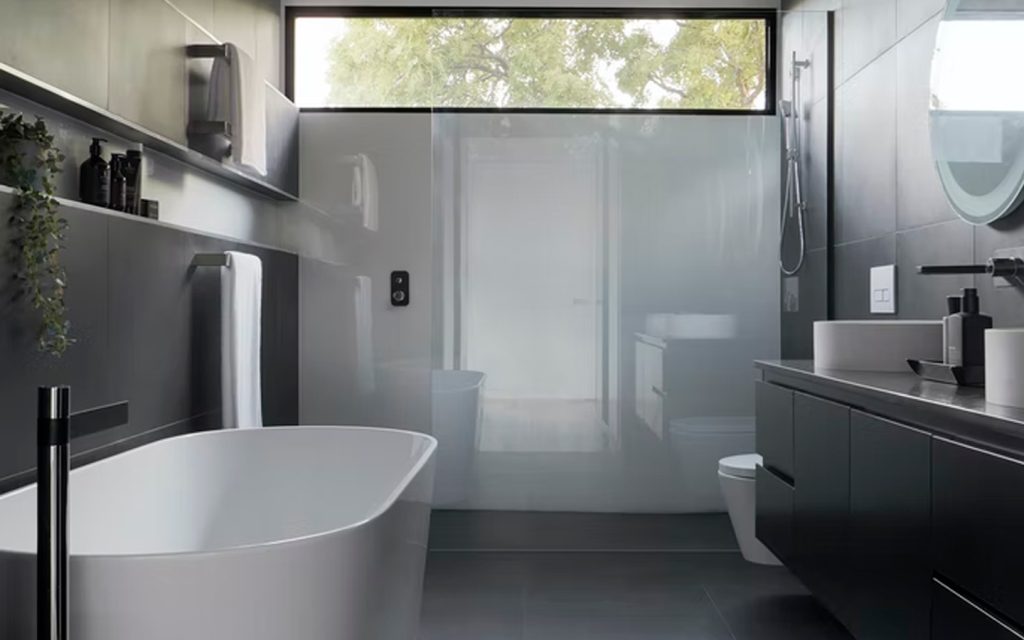 housekeeper-bathroom-SebastianBulters