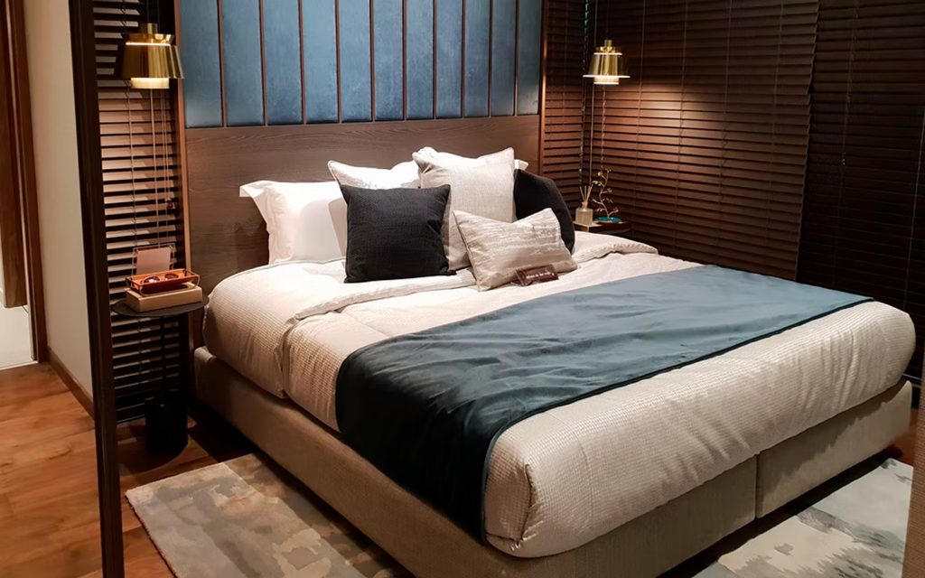 housekeeper-bedroom-SebastianBulters